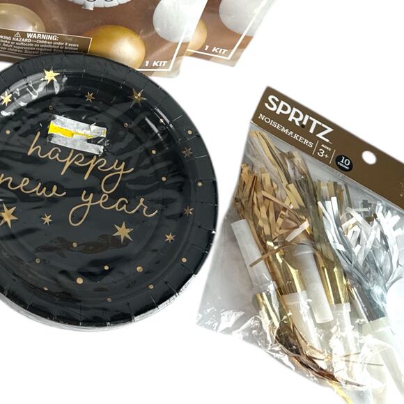 New Year’s Eve Party Supplies Bundle Spritz Black Gold Balloons Plates Hats New - Picture 6 of 9